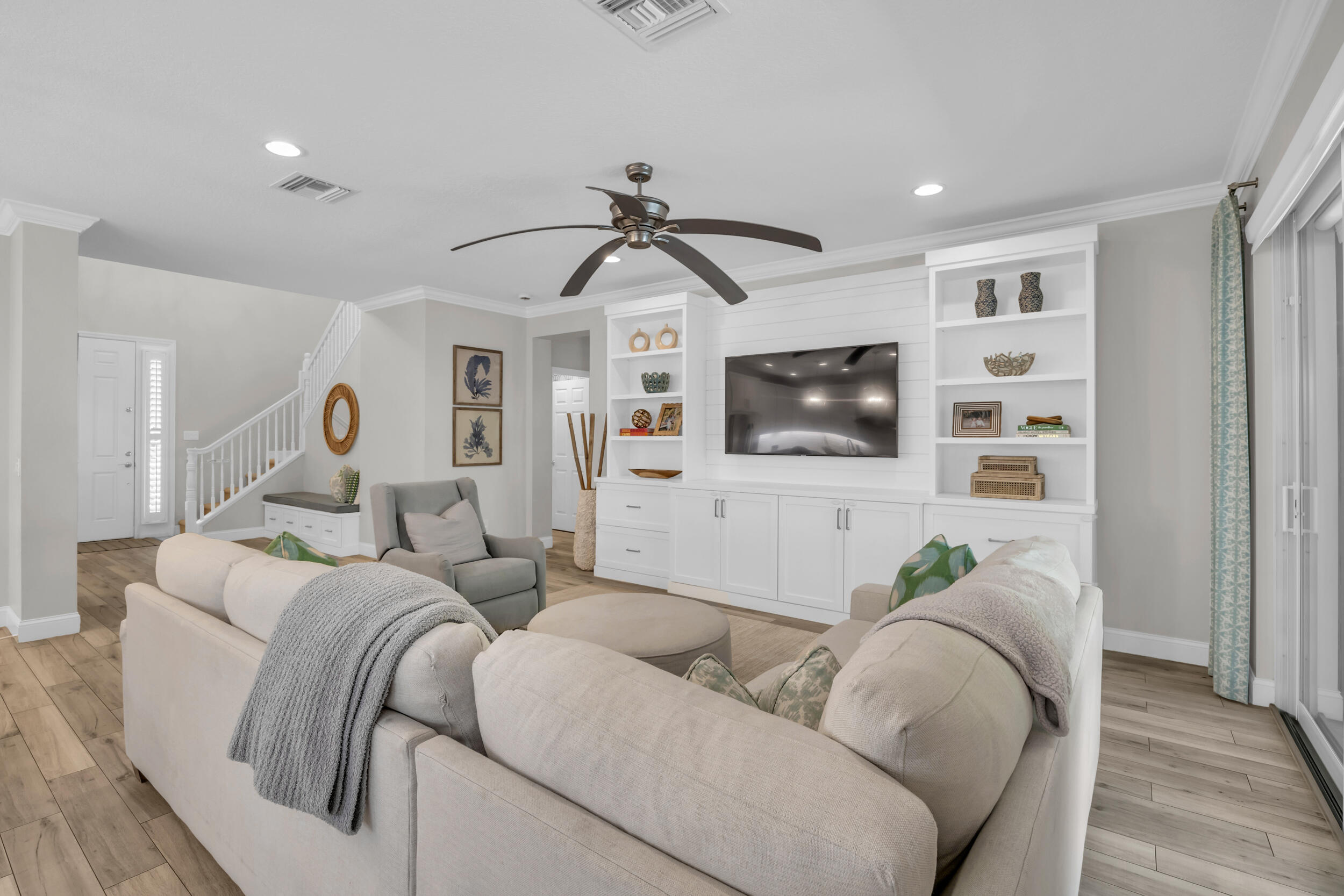 1375 Dakota Drive