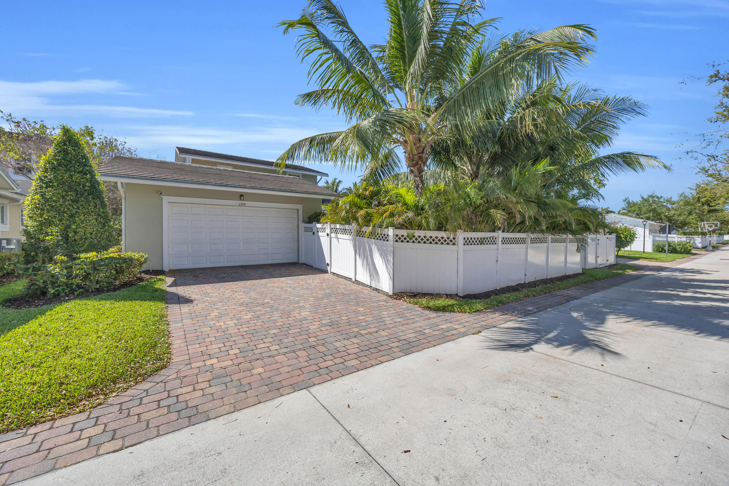 1375 Dakota Drive