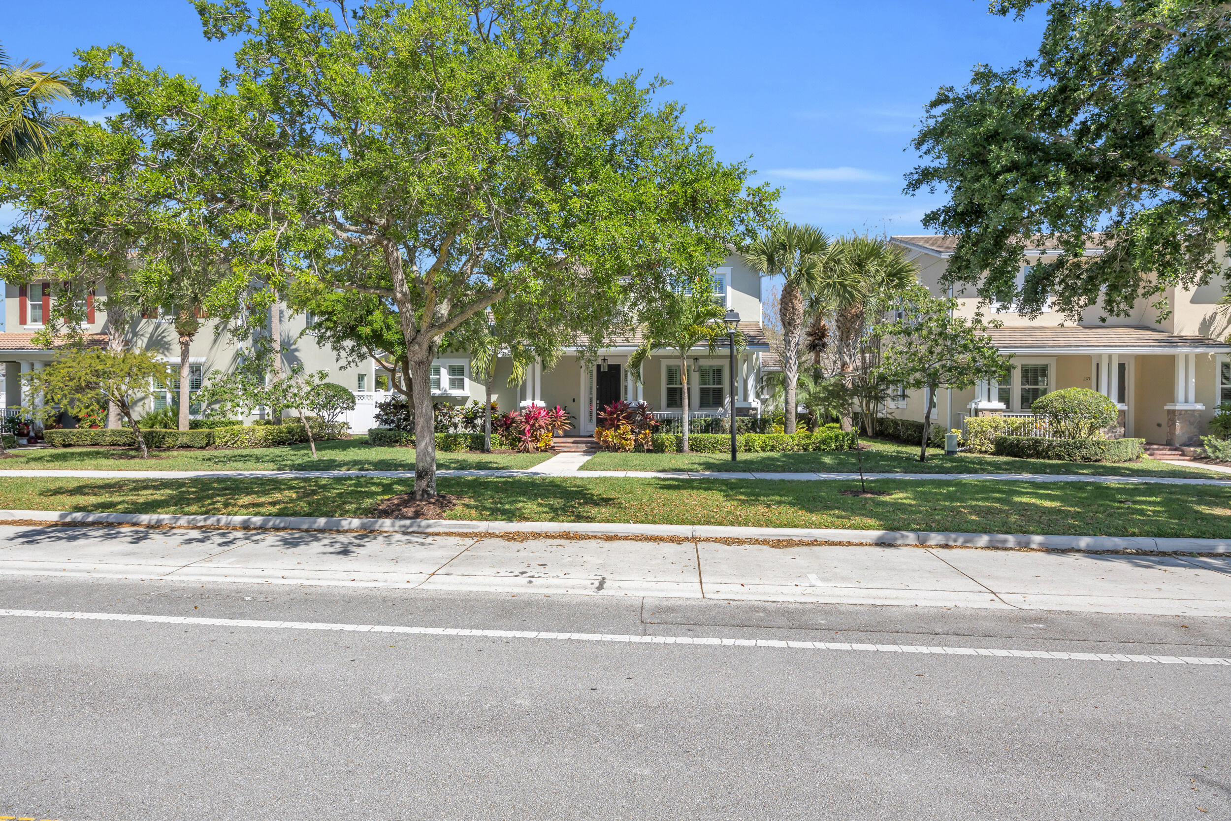 1375 Dakota Drive
