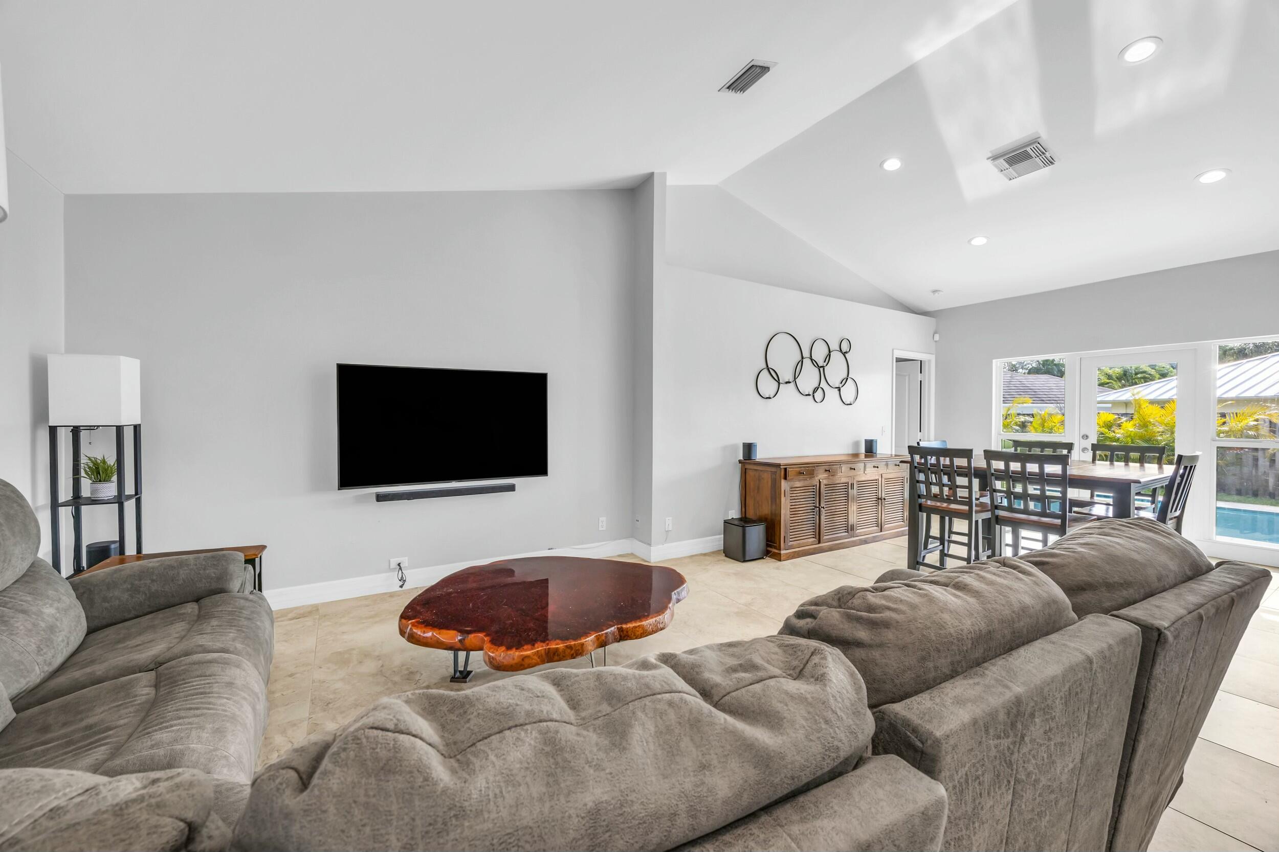 11 Hemlock Lane