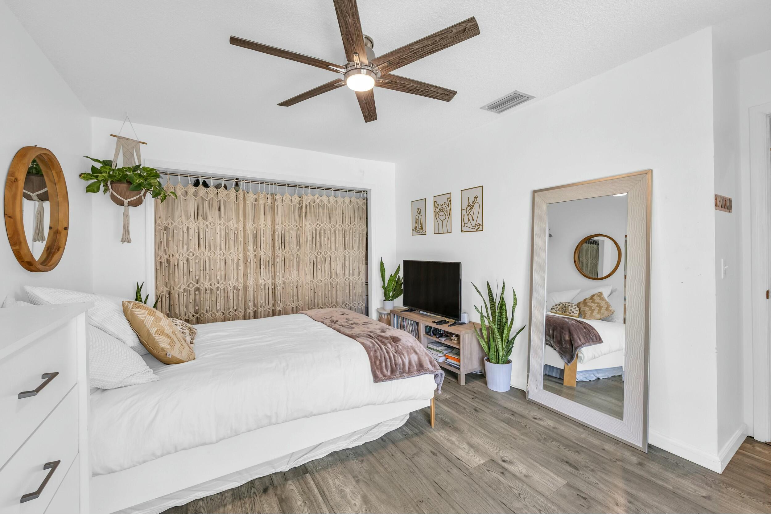 11 Hemlock Lane
