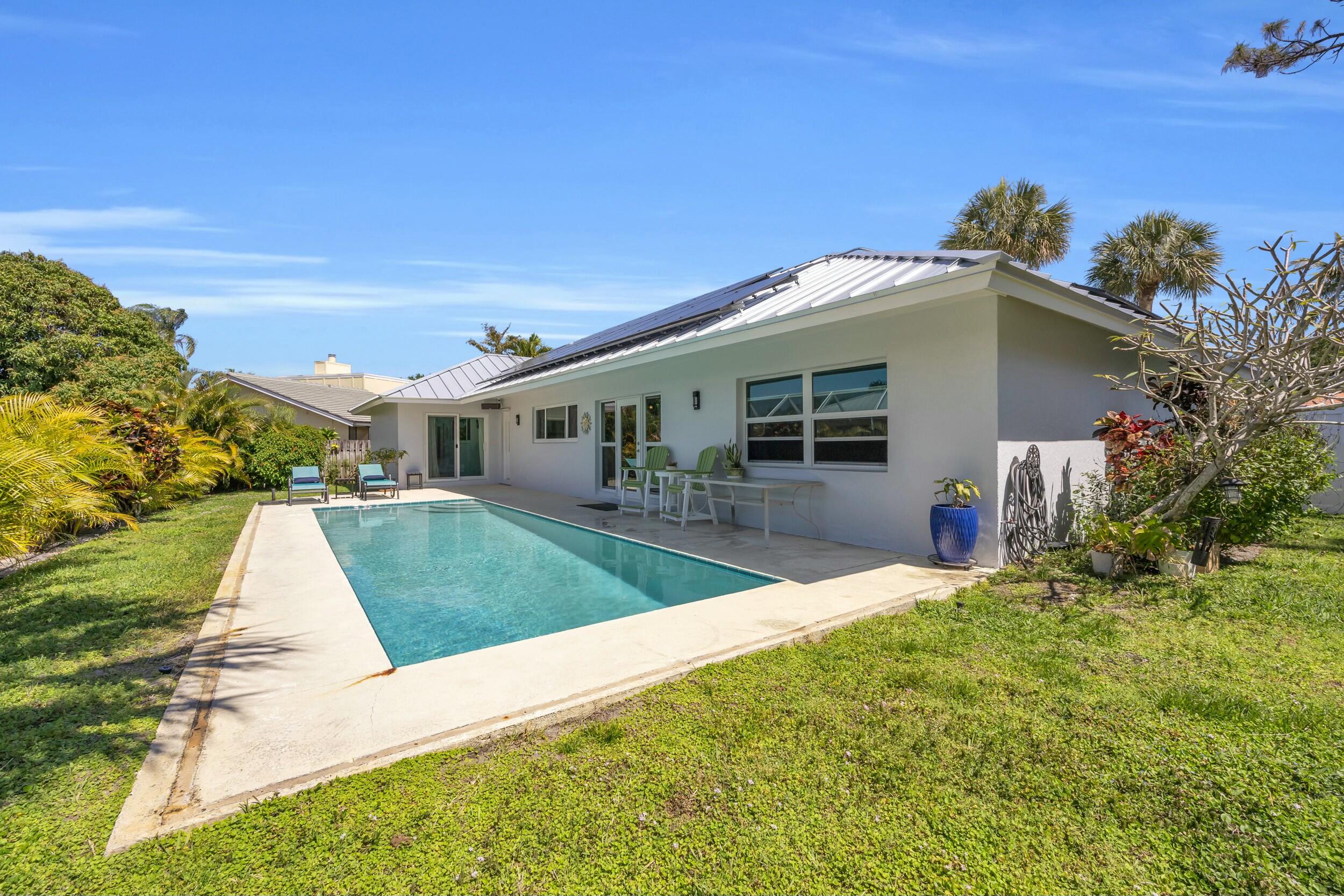 11 Hemlock Lane