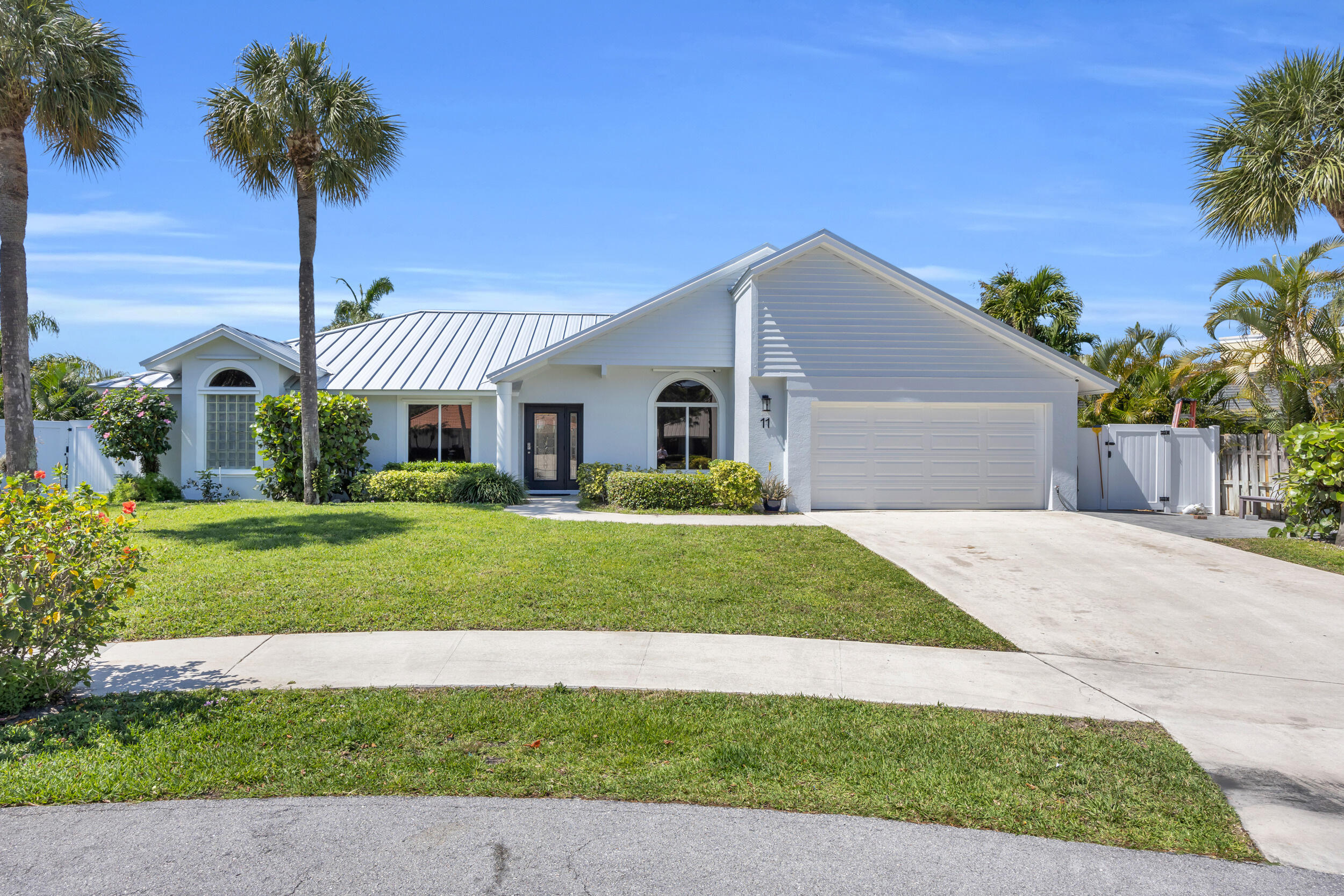 11 Hemlock Lane