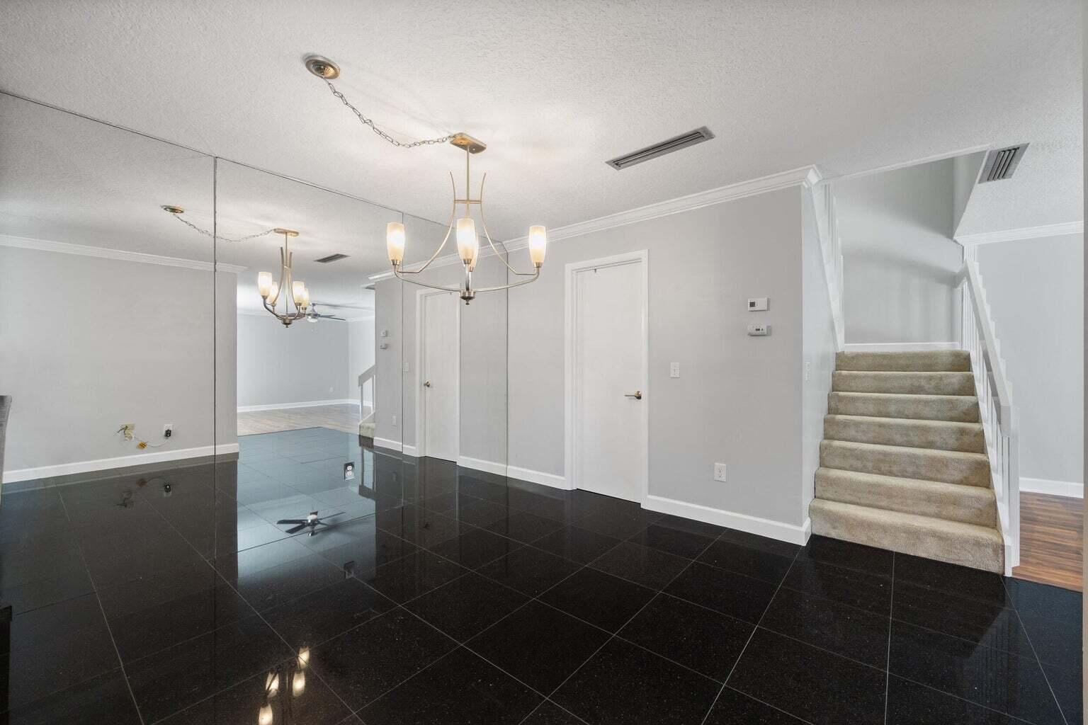 825 Center Street 8c