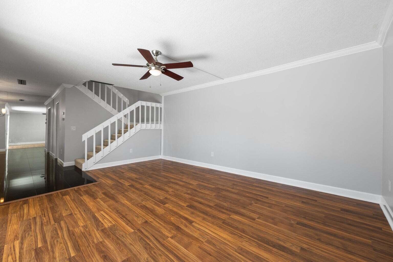 825 Center Street 8c