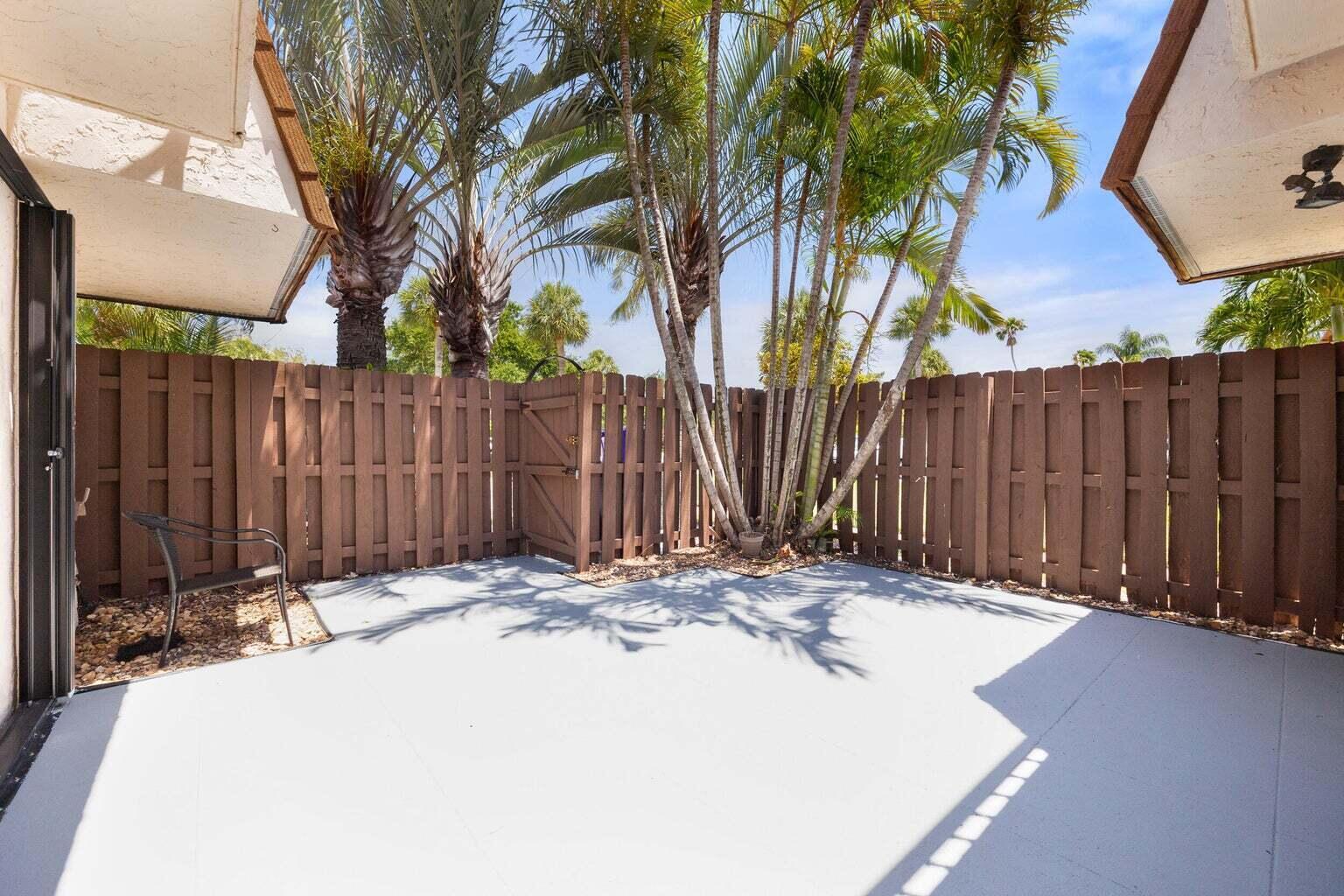 825 Center Street 8c