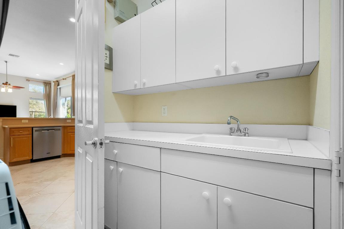 4404 SW La Paloma Drive