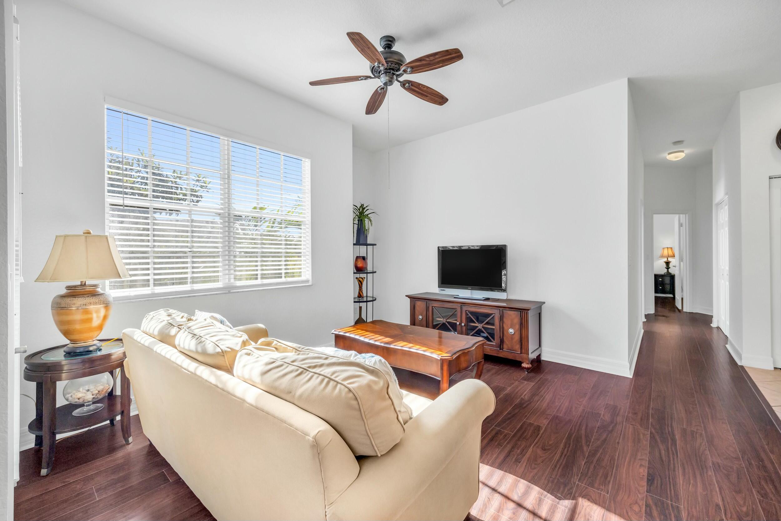 4911 Bonsai Circle 203