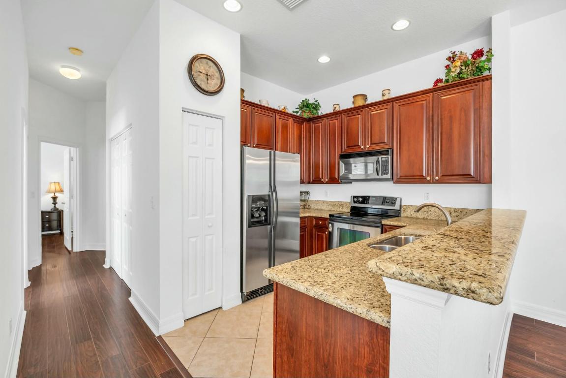 4911 Bonsai Circle 203