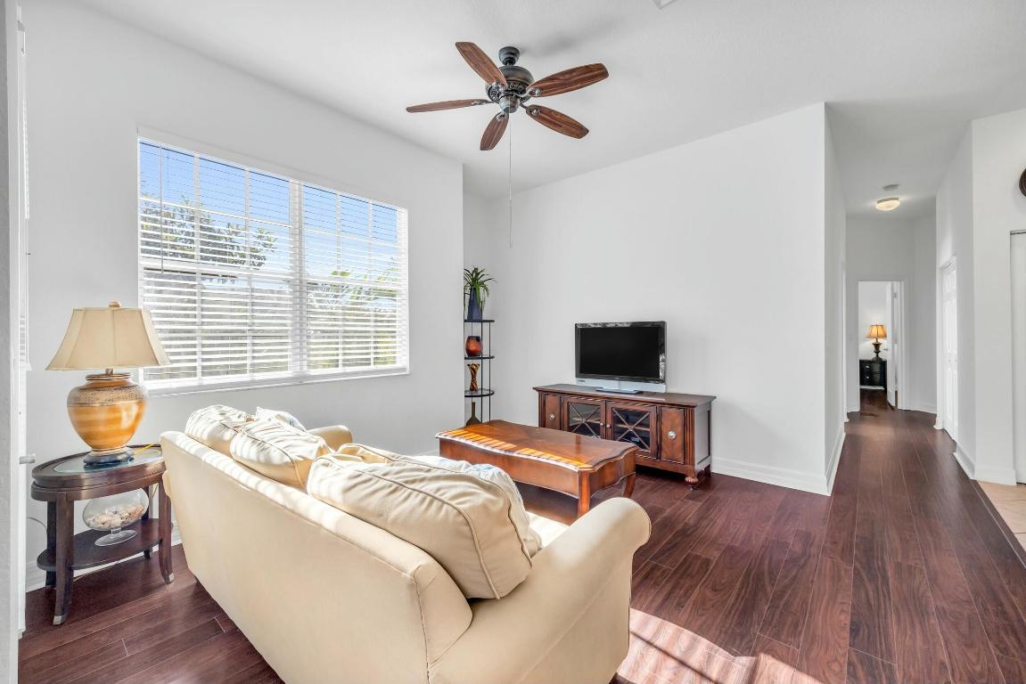 4911 Bonsai Circle 203