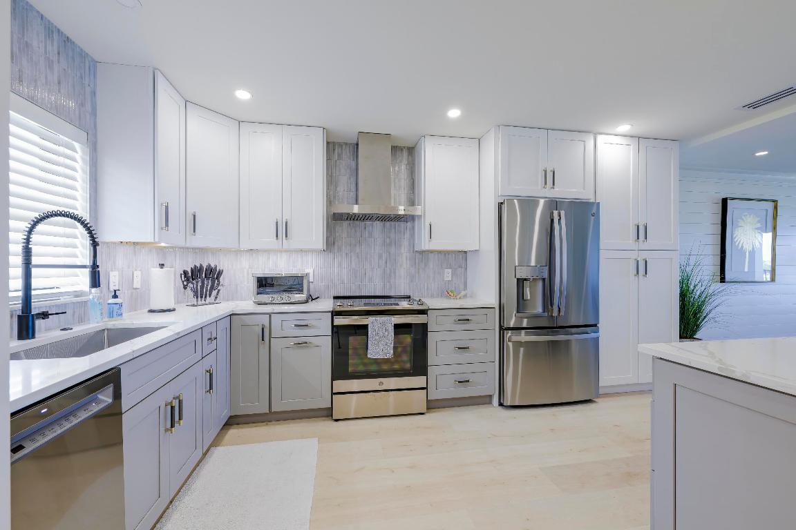 200 Intracoastal Place 507