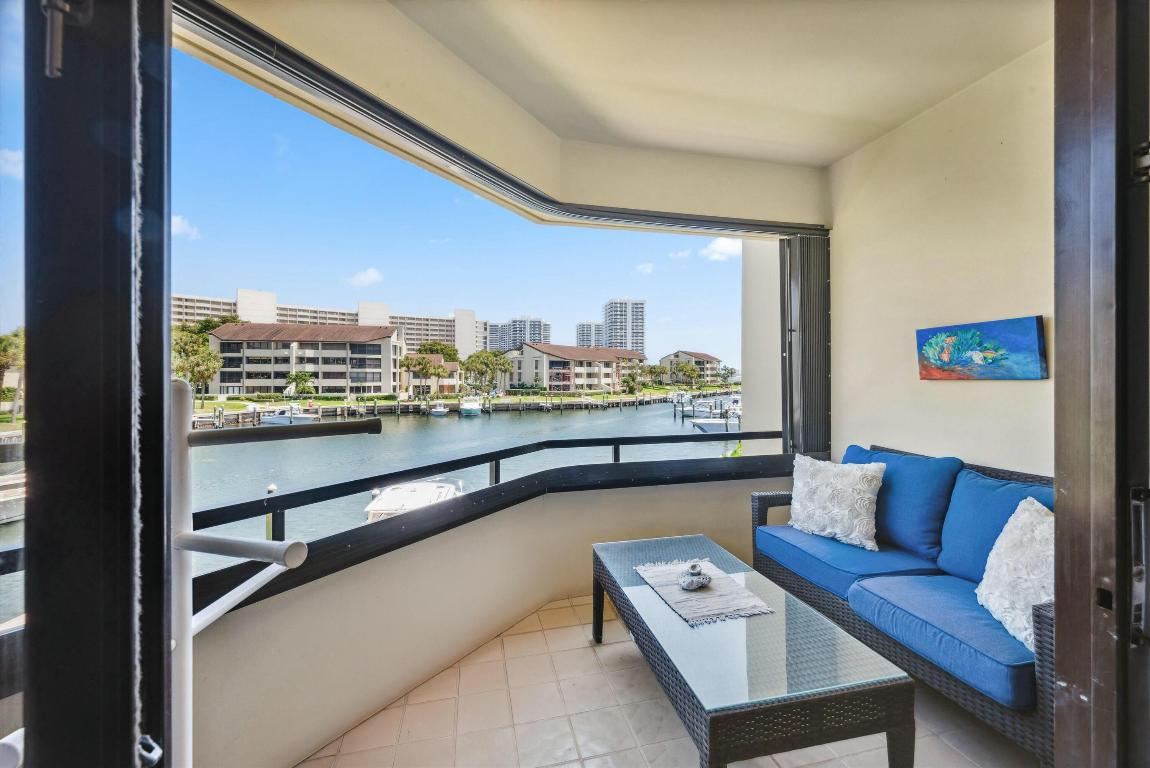 1124 Marine Way W D2l