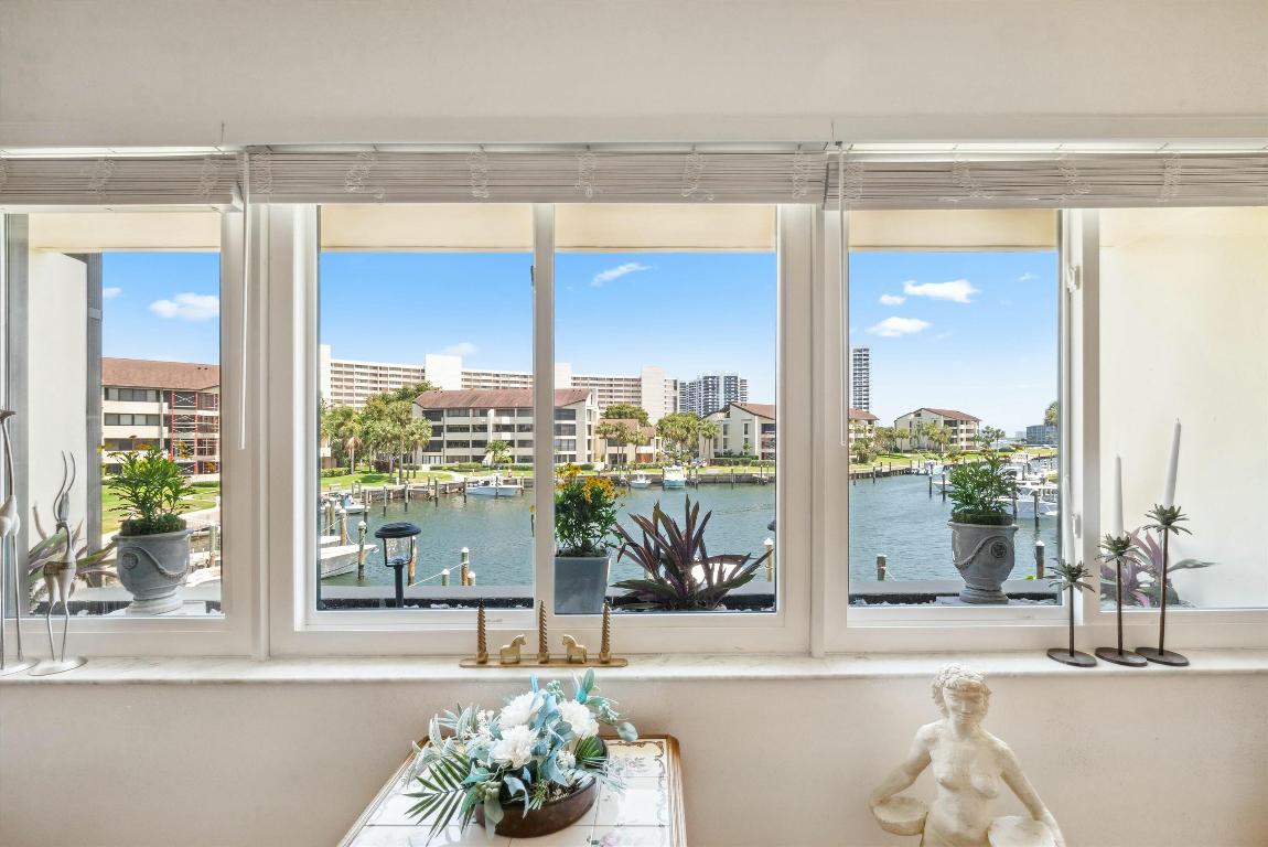 1124 Marine Way W D2l