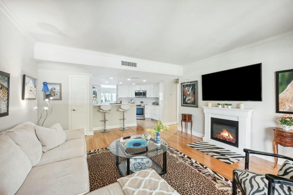 1124 Marine Way W D2l