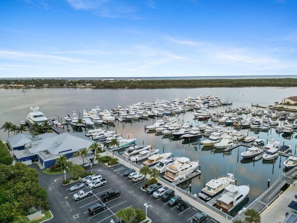 1124 Marine Way W D2l