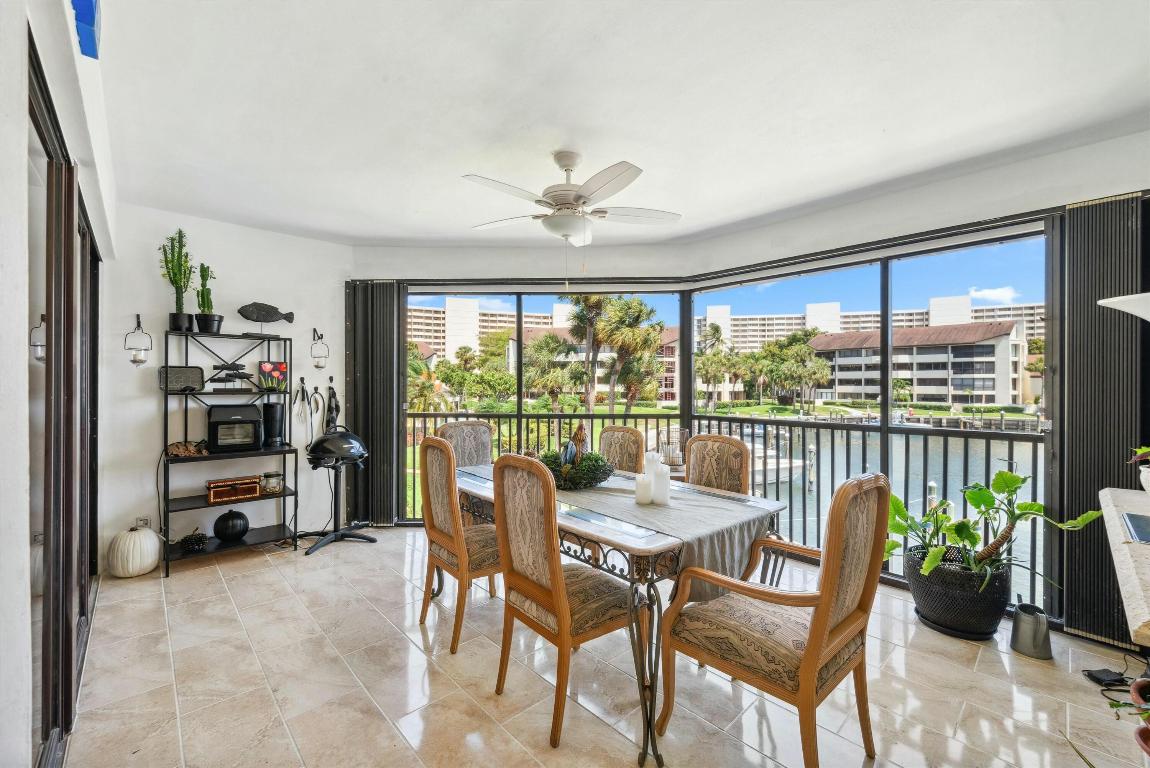 1124 Marine Way W D2l