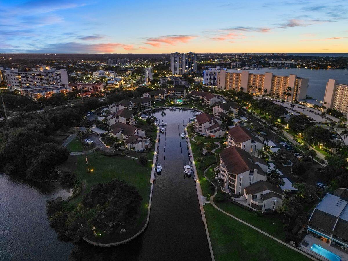 1124 Marine Way W D2l