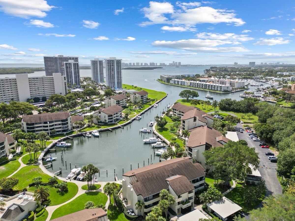 1124 Marine Way W D2l