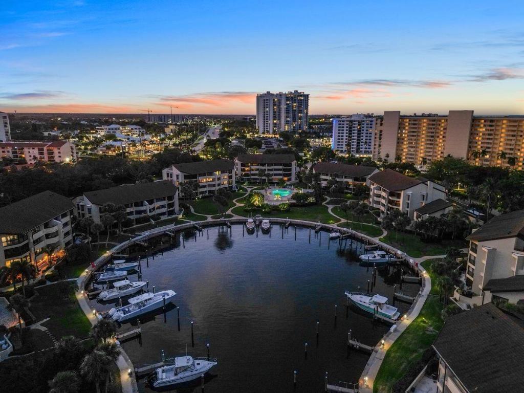 1124 Marine Way W D2l