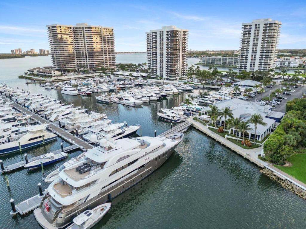 1124 Marine Way W D2l