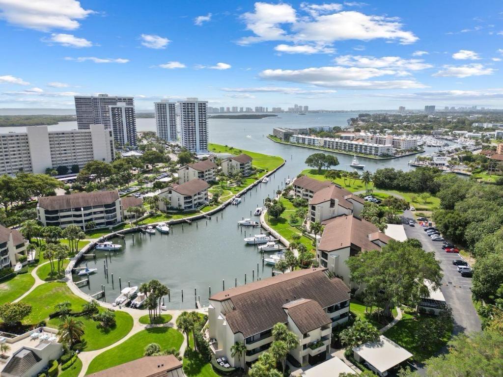 1124 Marine Way W D2l