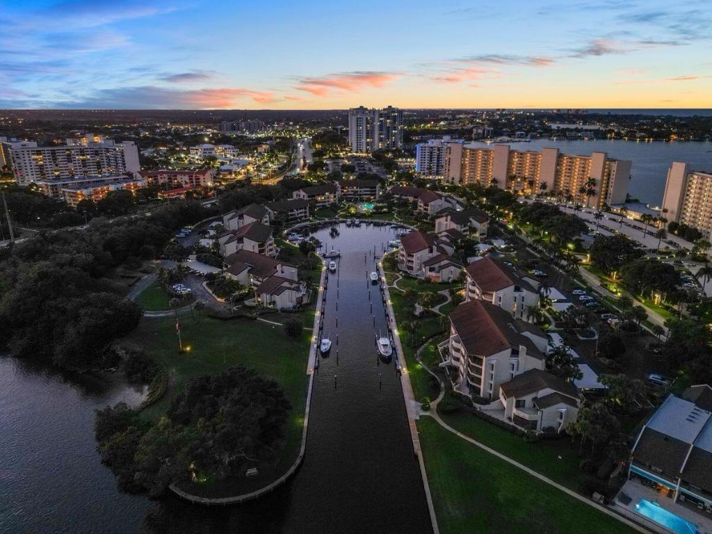 1124 Marine Way W D2l