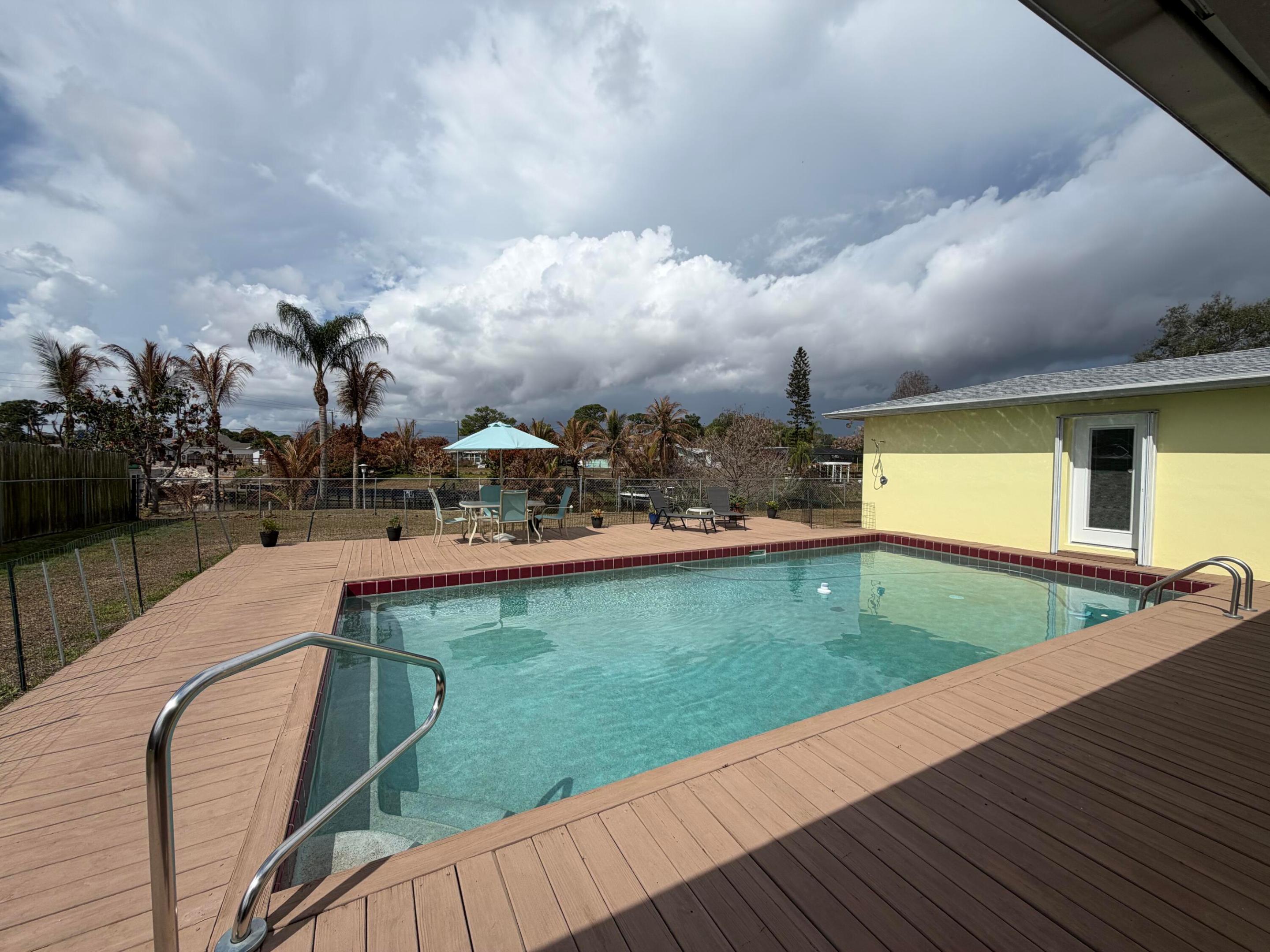 880 SE Degan Drive