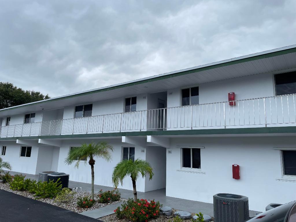 11 Westwood 203a Avenue 203a