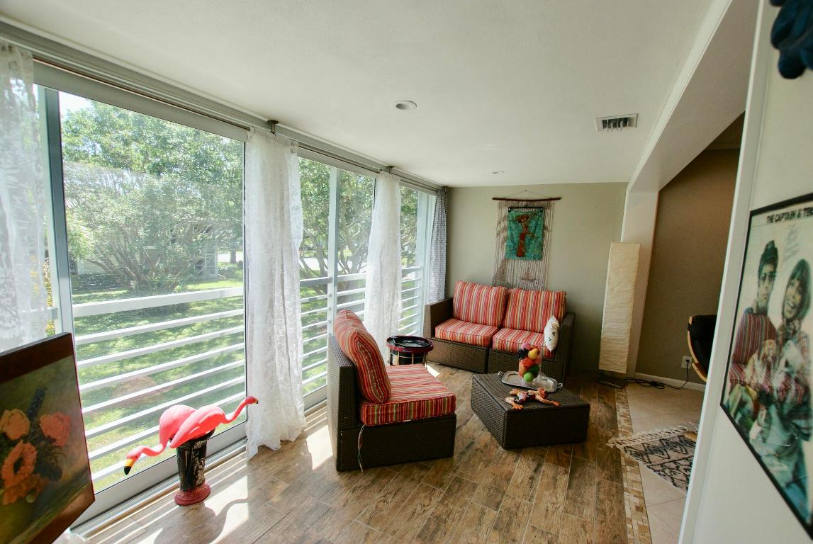 11 Westwood 203a Avenue 203a