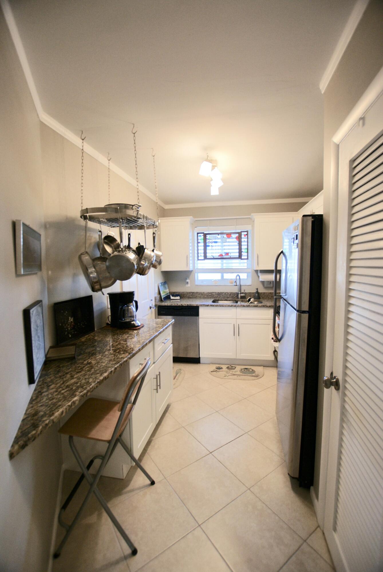 11 Westwood 203a Avenue 203a