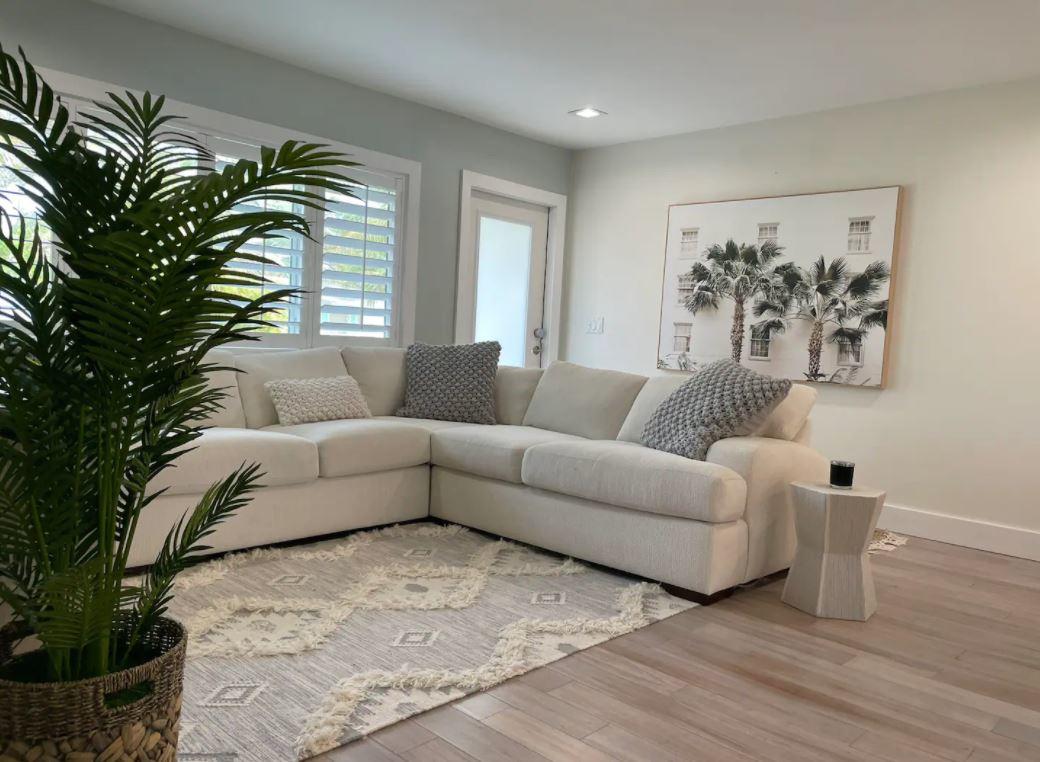 120 W Windsor Road W