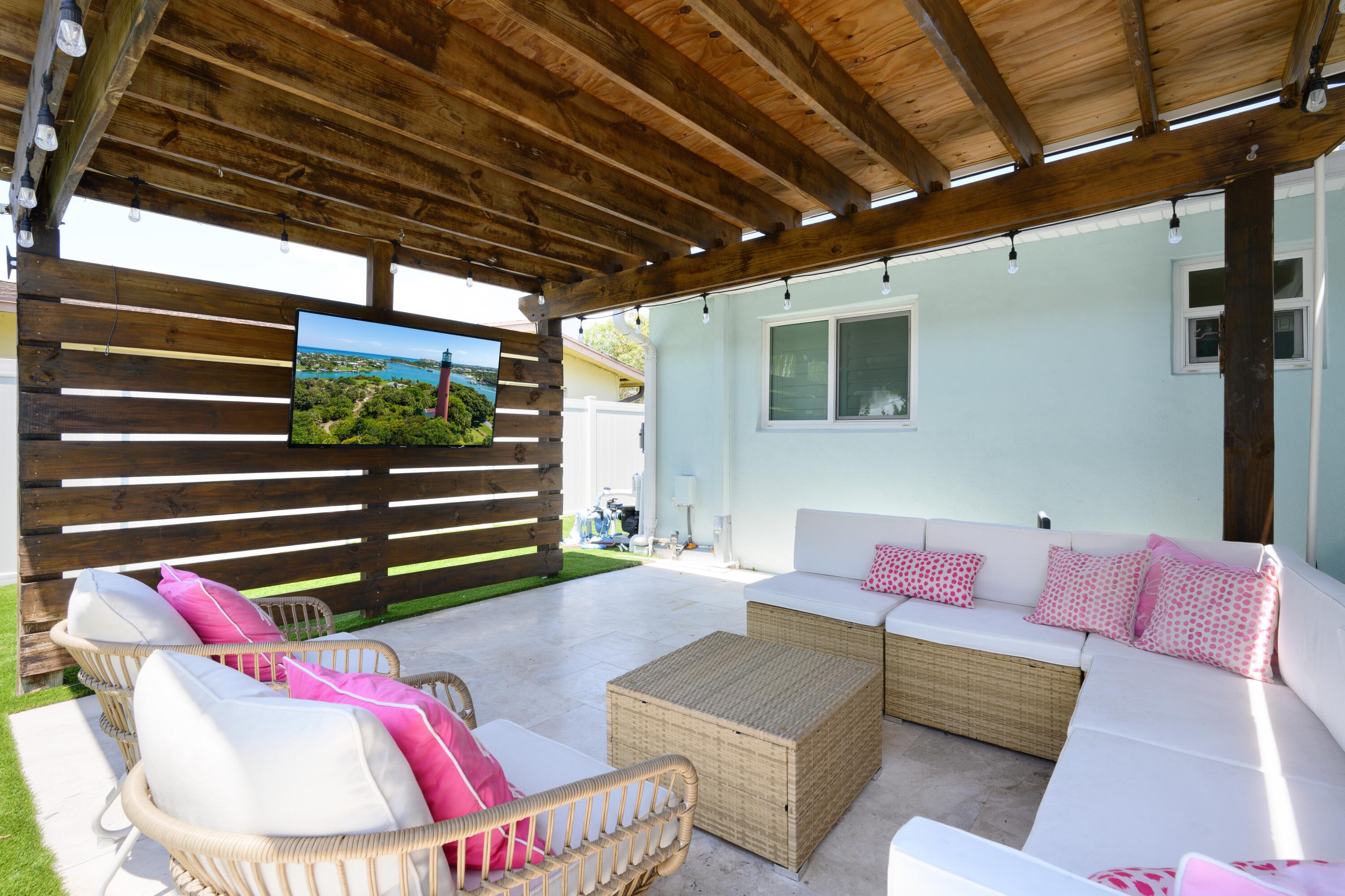 120 W Windsor Road W