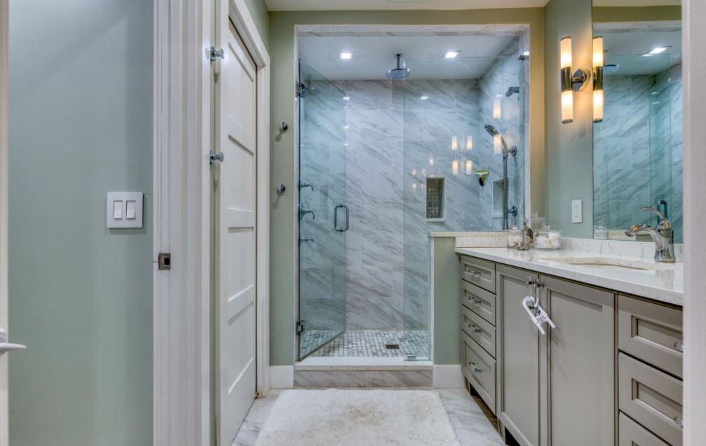 120 W Windsor Road W