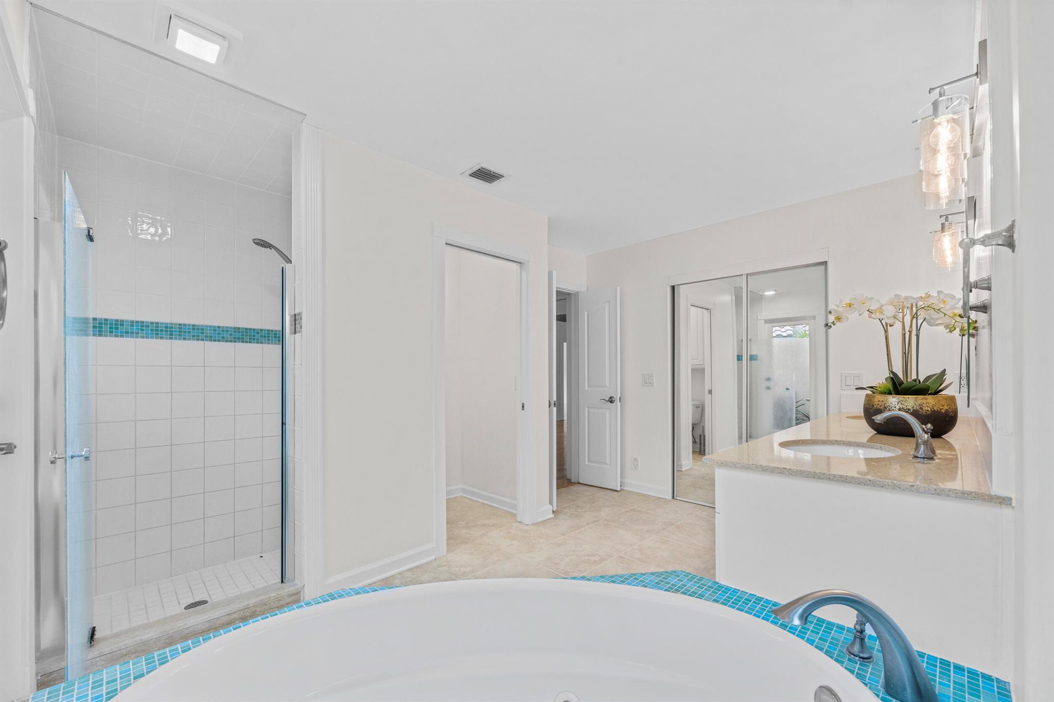 18475 Lake Bend Drive