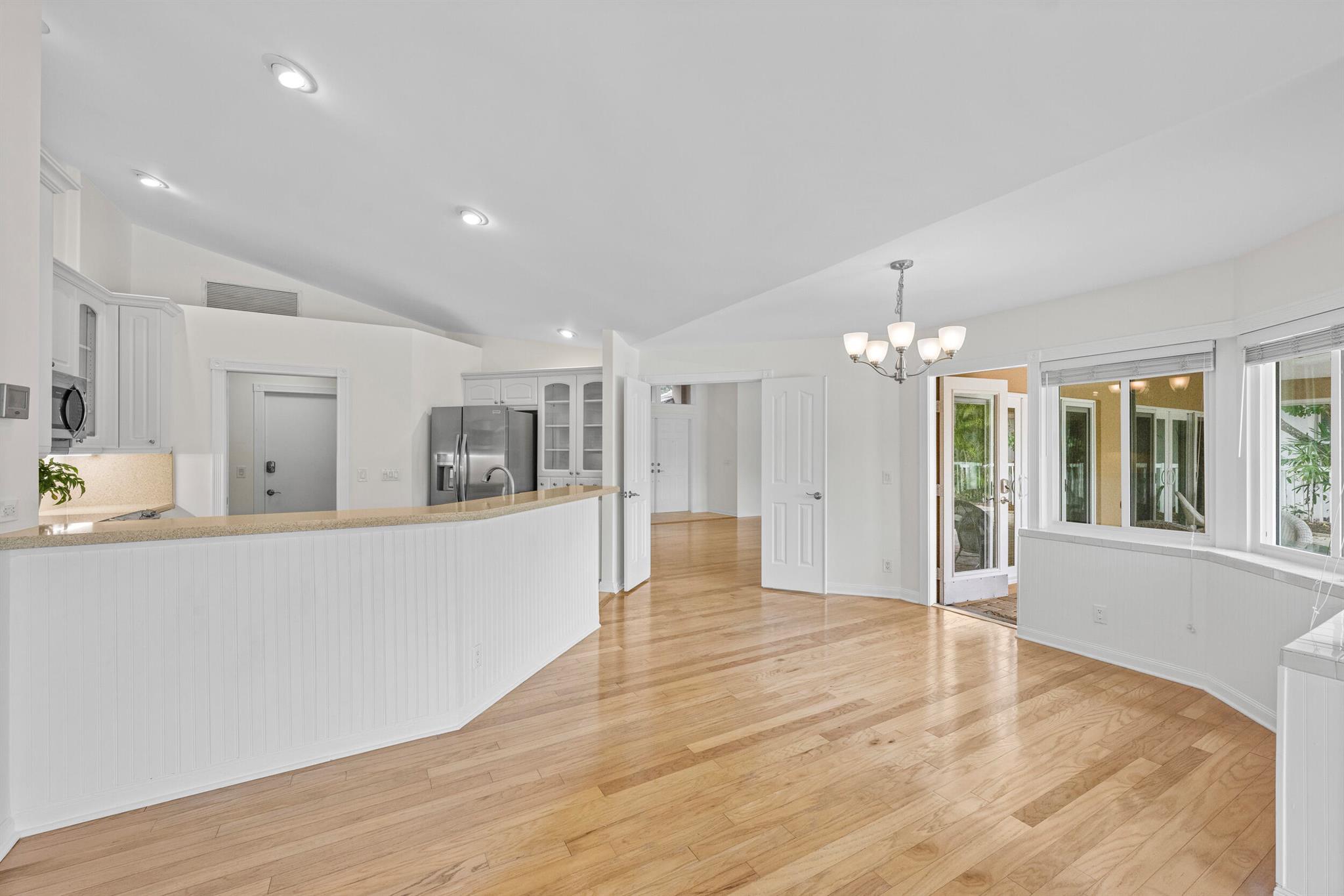 18475 Lake Bend Drive