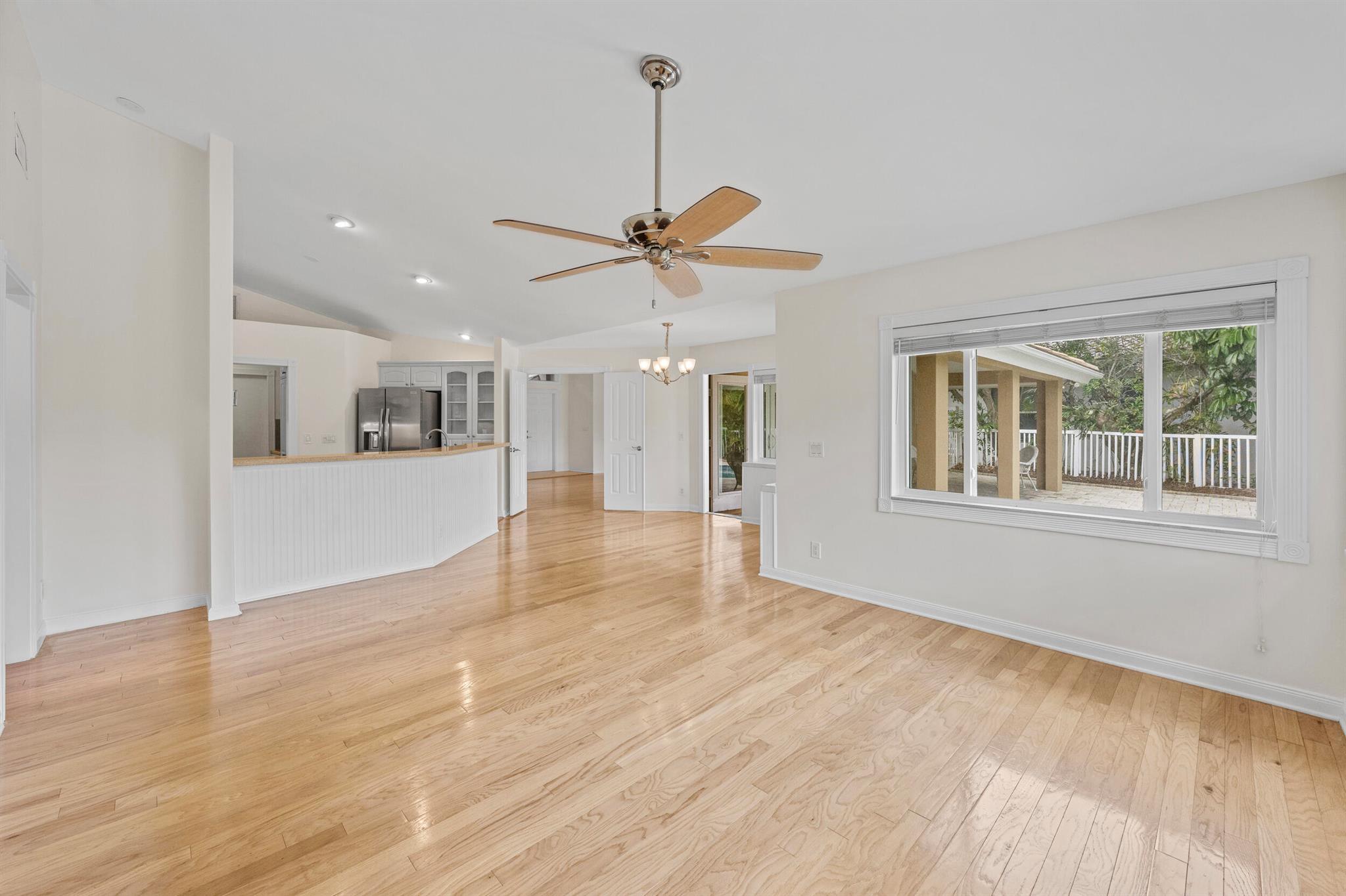 18475 Lake Bend Drive