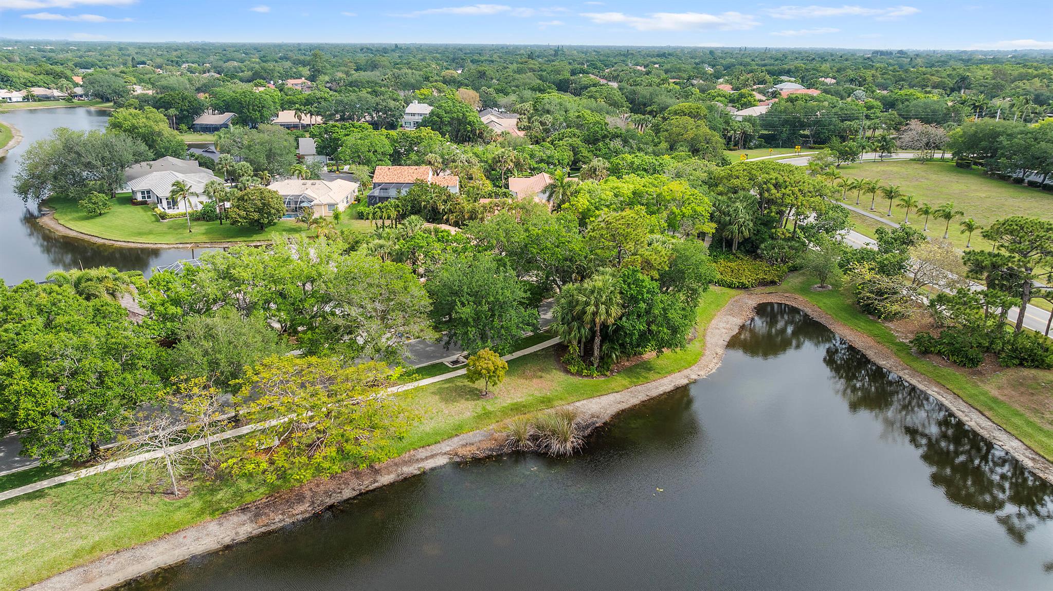 18475 Lake Bend Drive