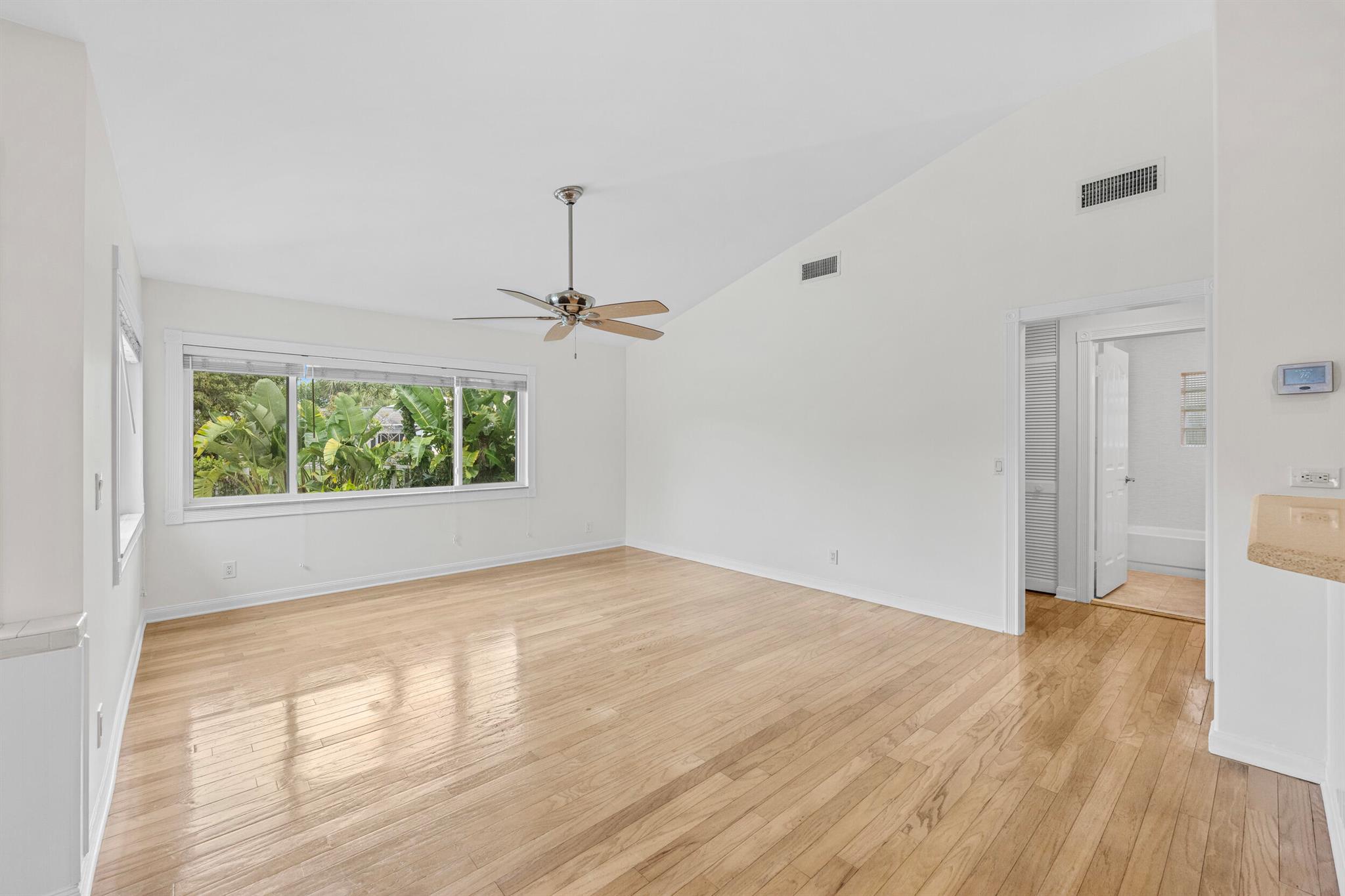 18475 Lake Bend Drive