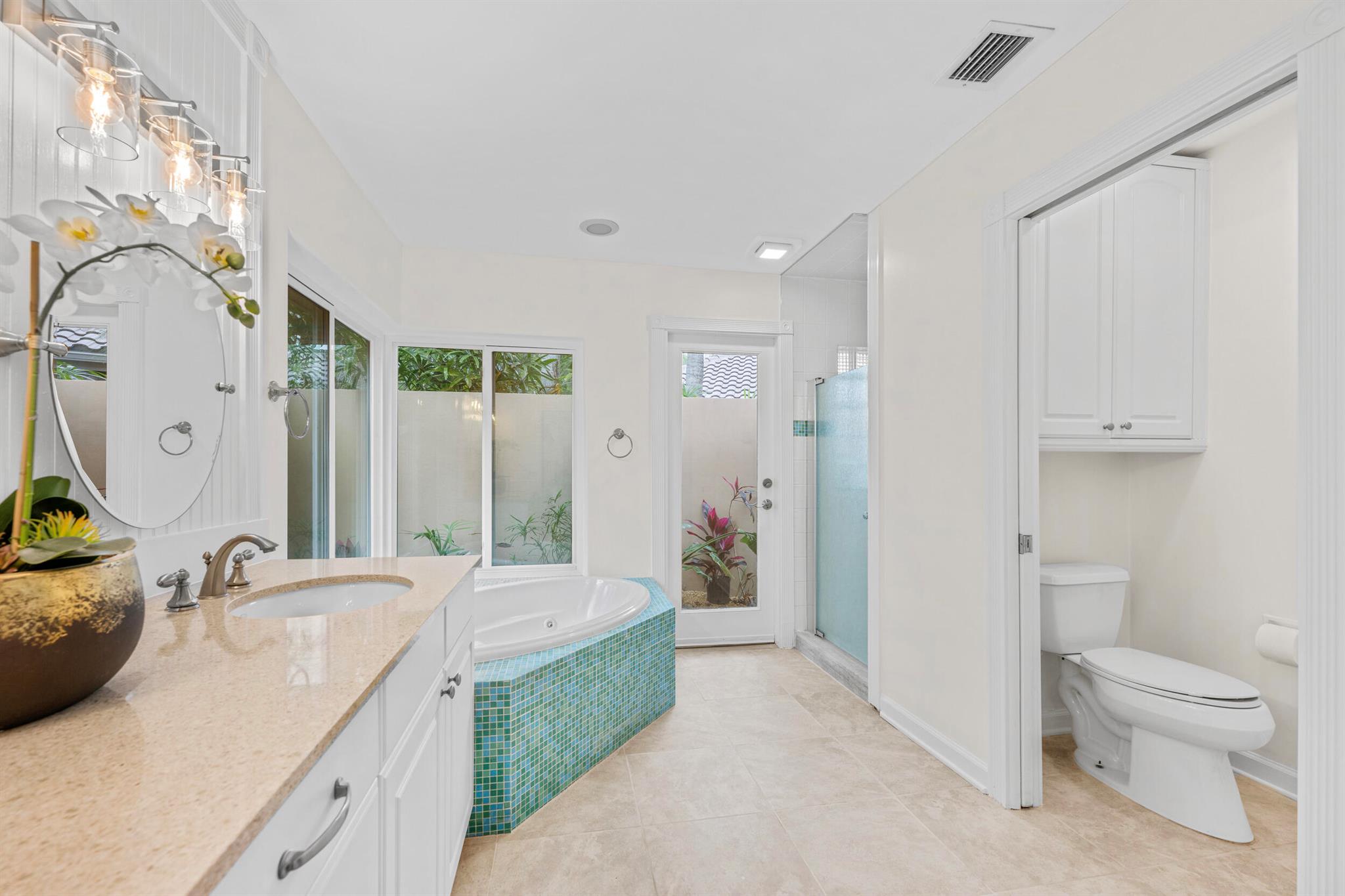 18475 Lake Bend Drive