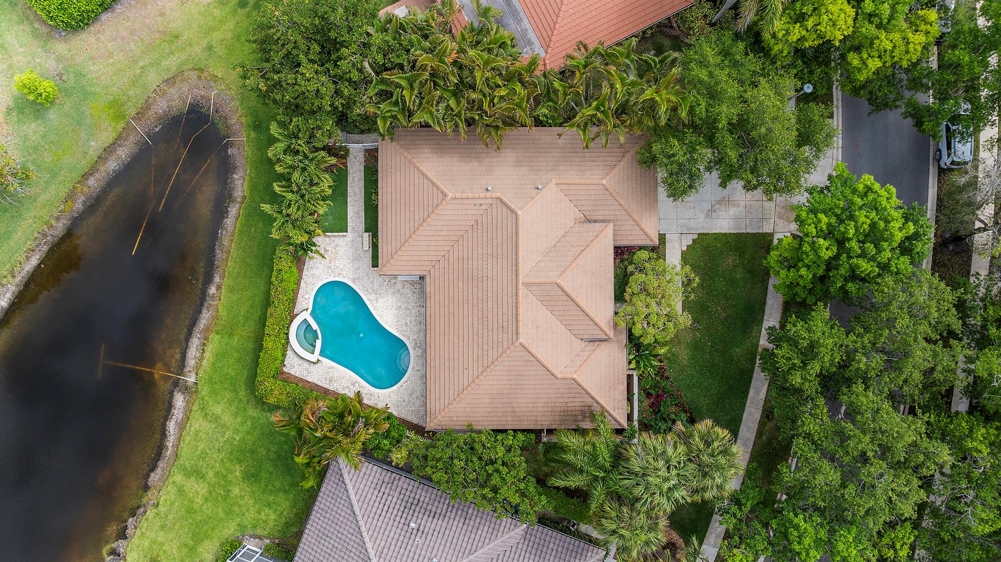 18475 Lake Bend Drive