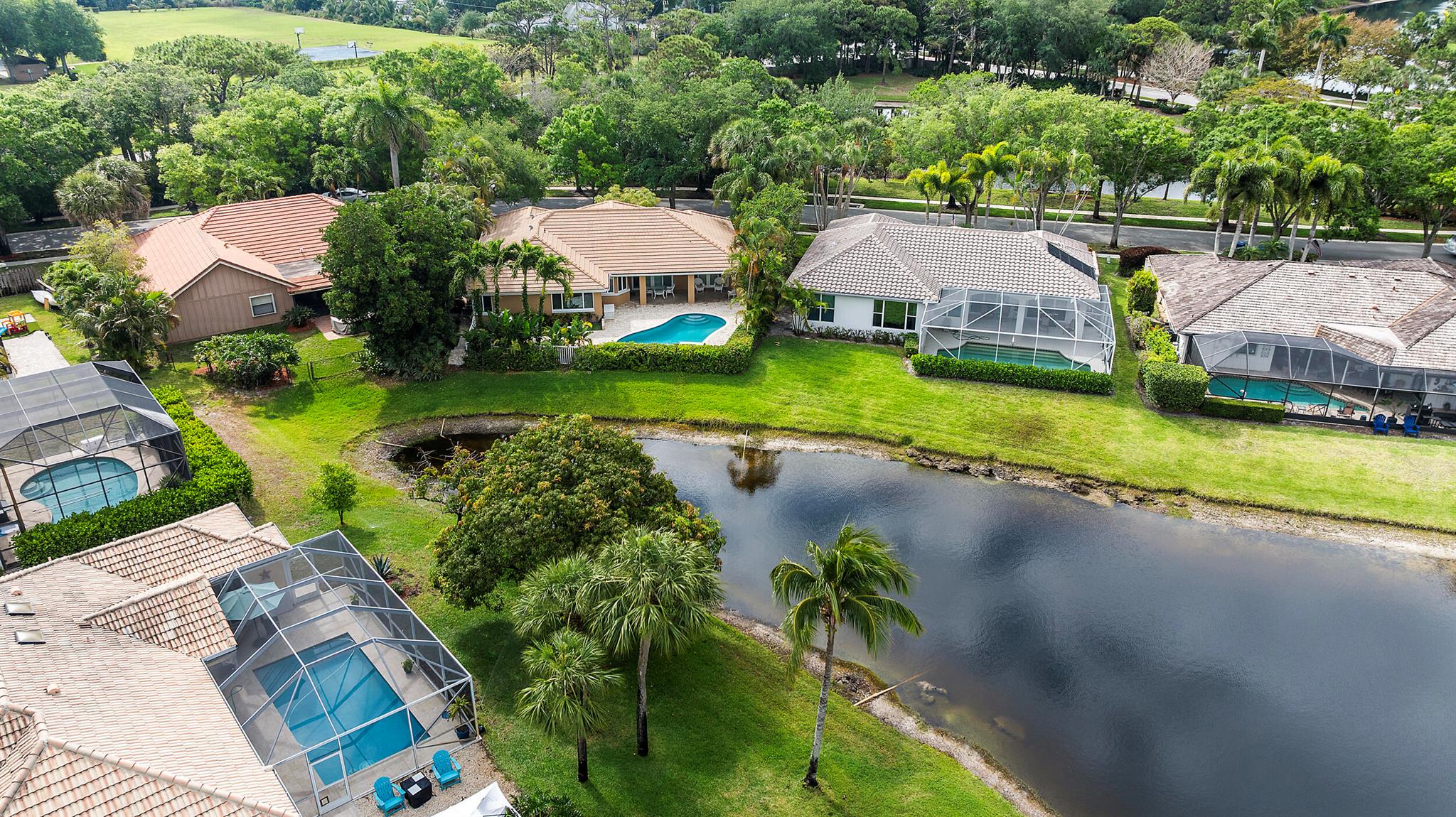 18475 Lake Bend Drive