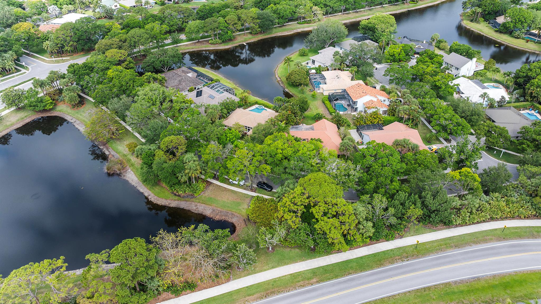 18475 Lake Bend Drive