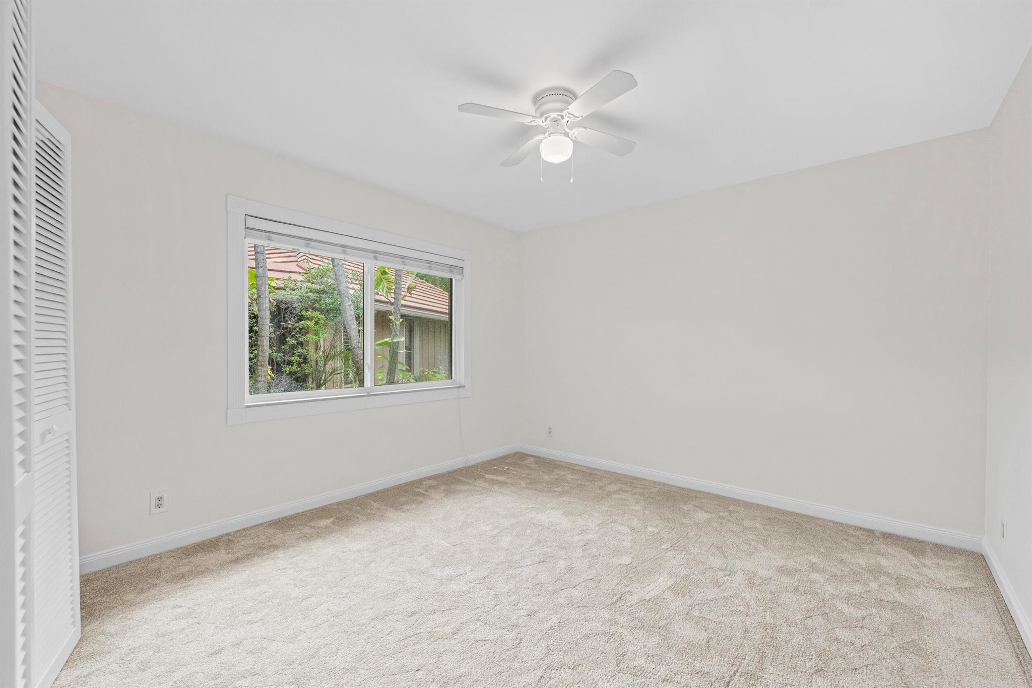 18475 Lake Bend Drive