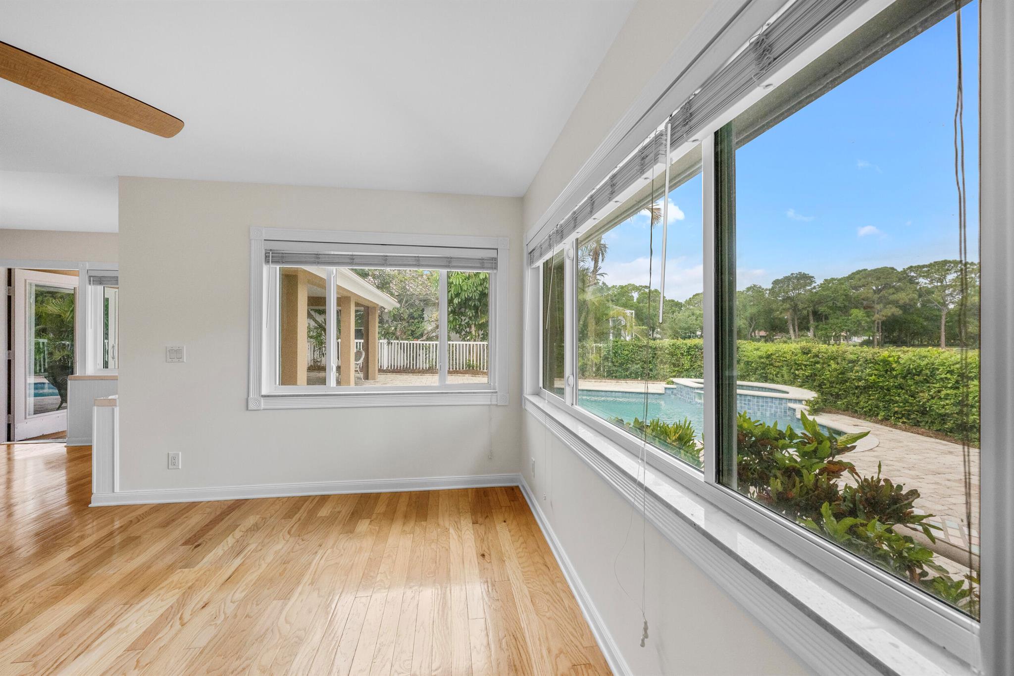 18475 Lake Bend Drive