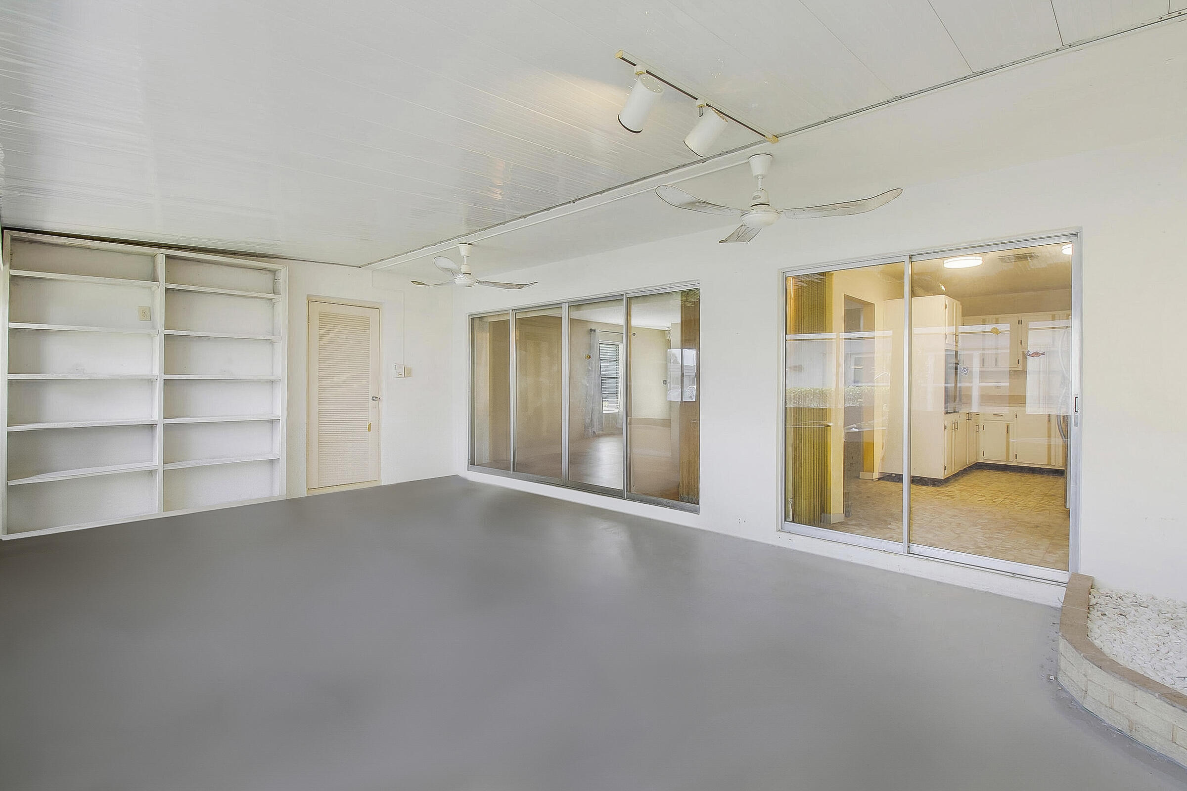 2886 Fernley Drive E 69