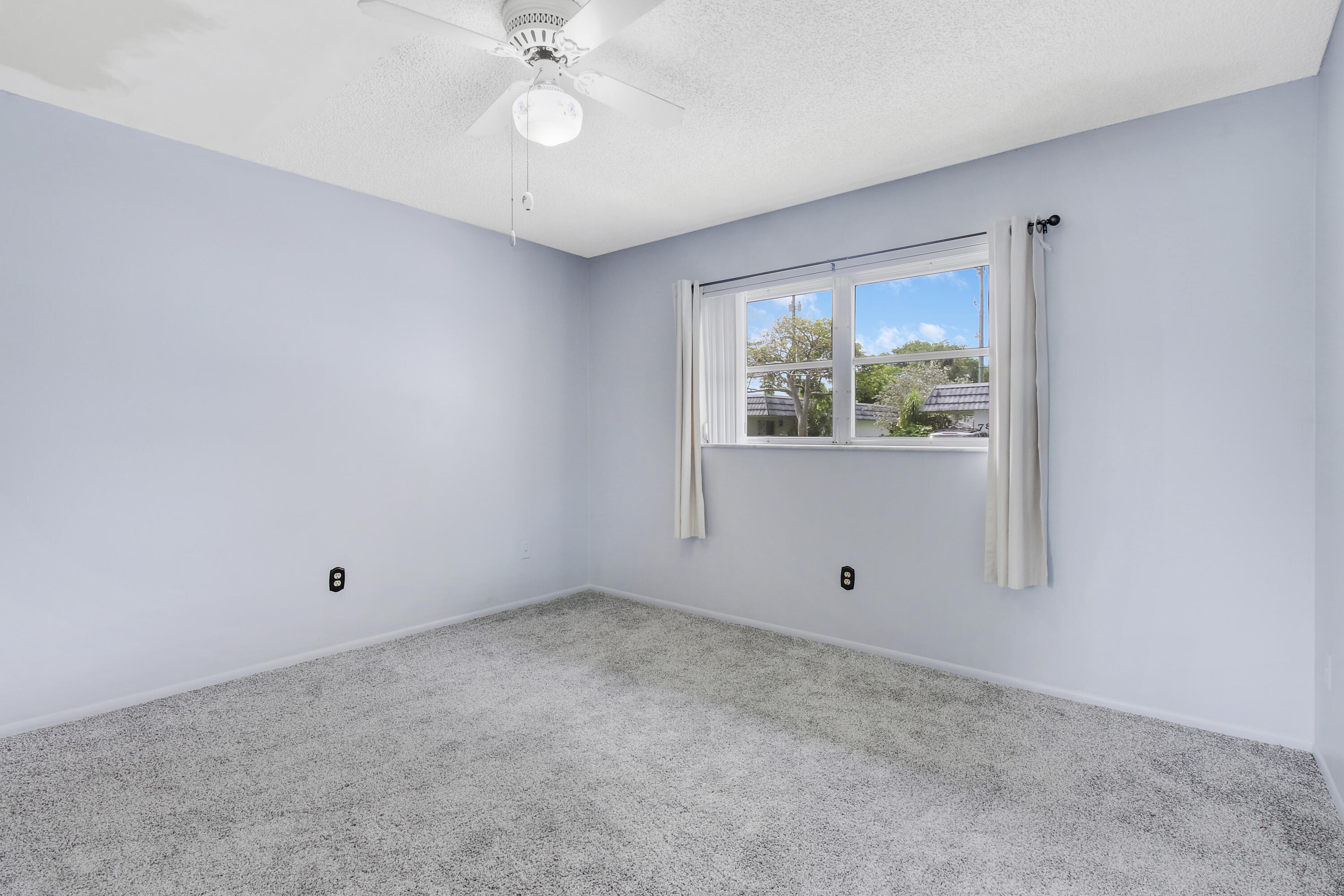 2886 Fernley Drive E 69