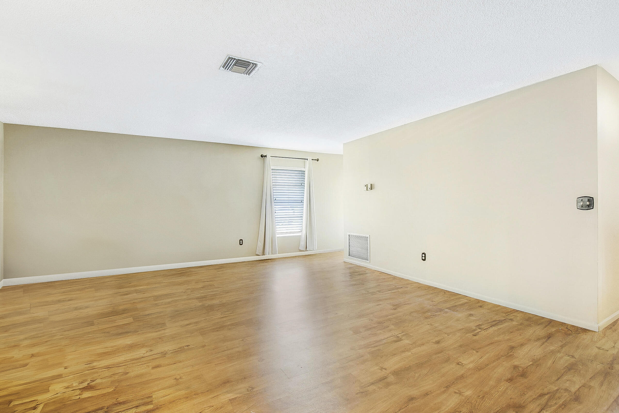 2886 Fernley Drive E 69