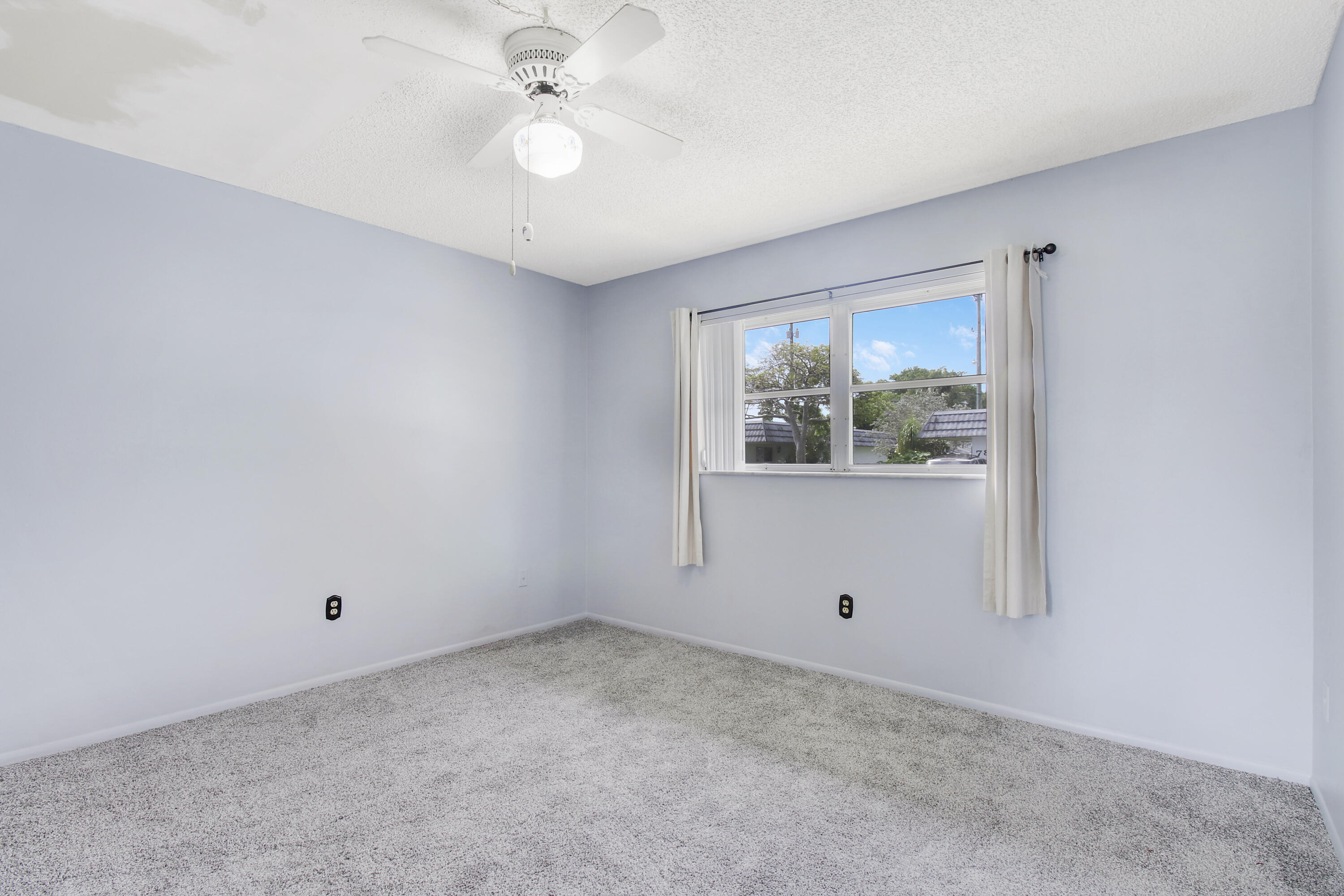 2886 Fernley Drive E 69