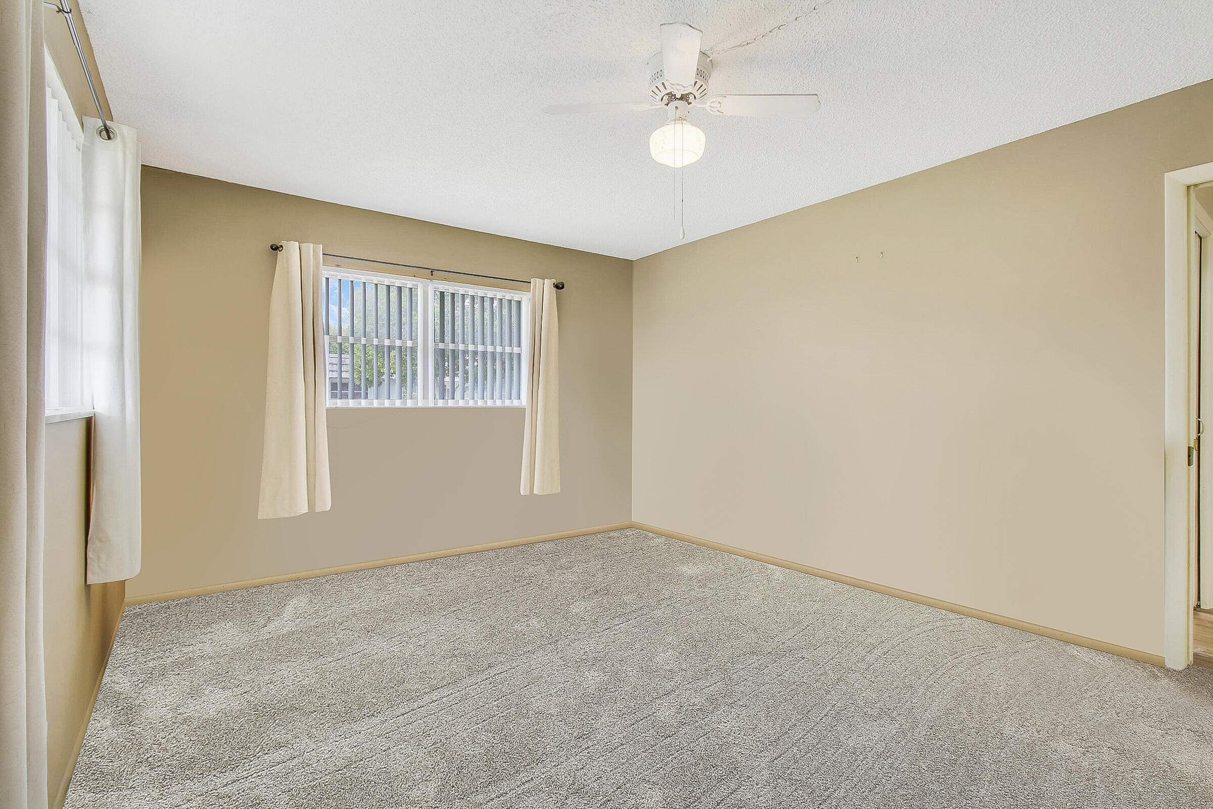 2886 Fernley Drive E 69