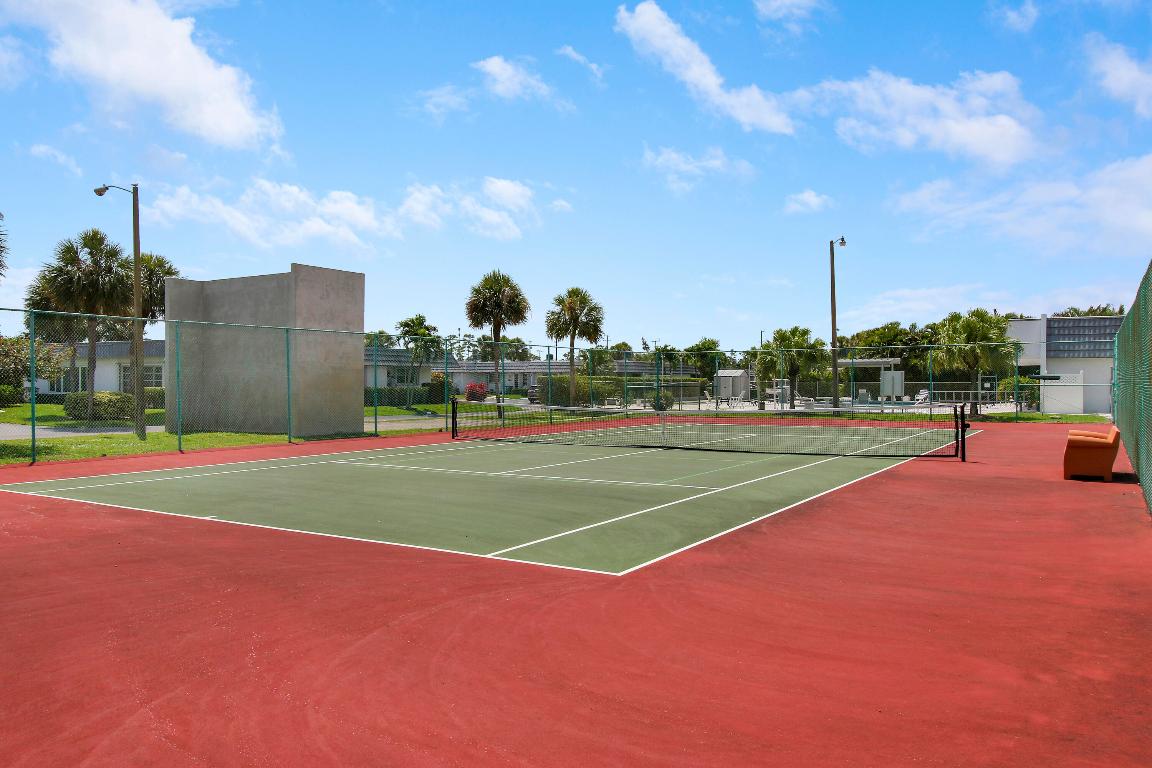 2886 Fernley Drive E 69